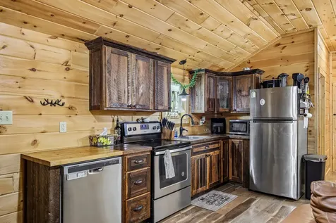 1424 Poplar Ridge Lane Chapmansboro TN 37035