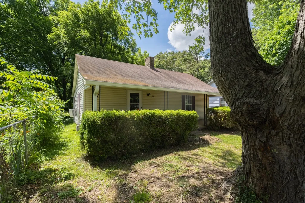 611 Smith Street Springfield TN 37172