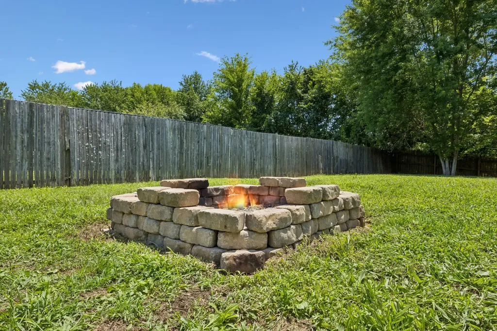 990 Silty Drive Clarksville TN 37042