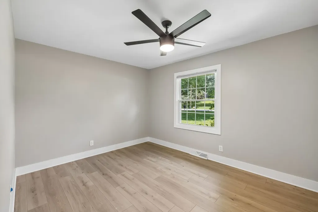 1401 Manor Road Columbia TN 38401