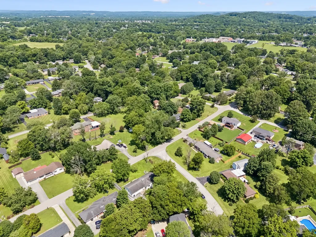 1401 Manor Road Columbia TN 38401