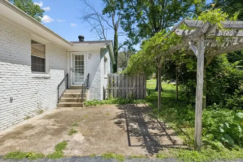 1401 Manor Road Columbia TN 38401