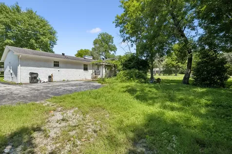 1401 Manor Road Columbia TN 38401