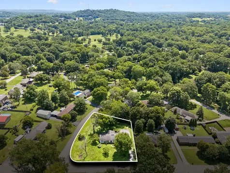 1401 Manor Road Columbia TN 38401