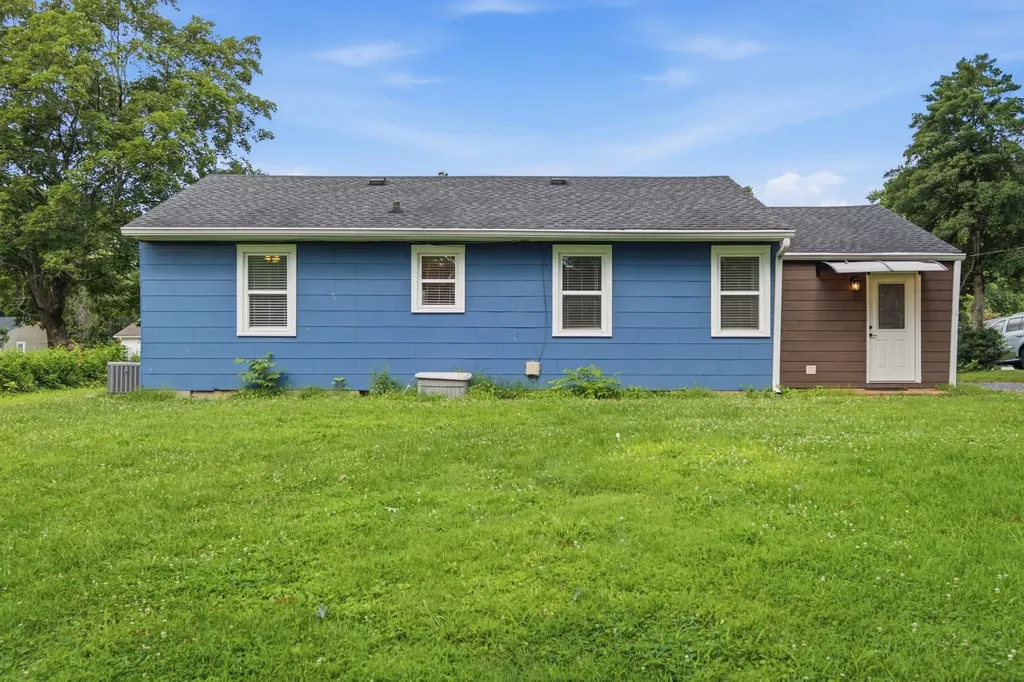 825 Spencer Avenue Gallatin TN 37066