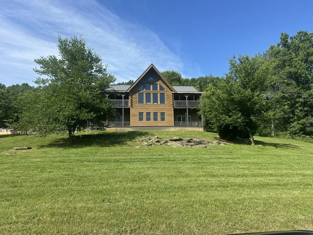 16 Eckert Lane Pleasant Shade TN 37145