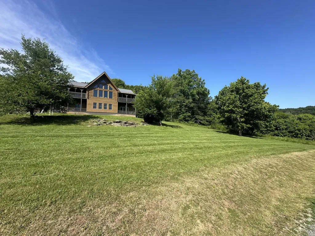 16 Eckert Lane Pleasant Shade TN 37145