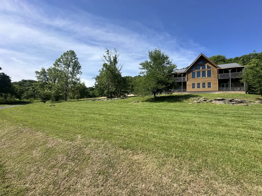 16 Eckert Lane Pleasant Shade TN 37145