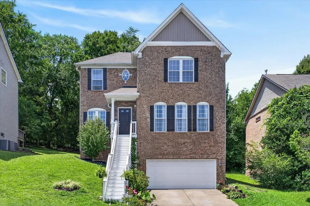 2040 Harvest Lane Nashville TN 37218