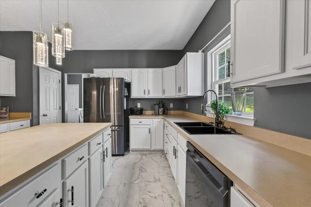 2040 Harvest Lane Nashville TN 37218