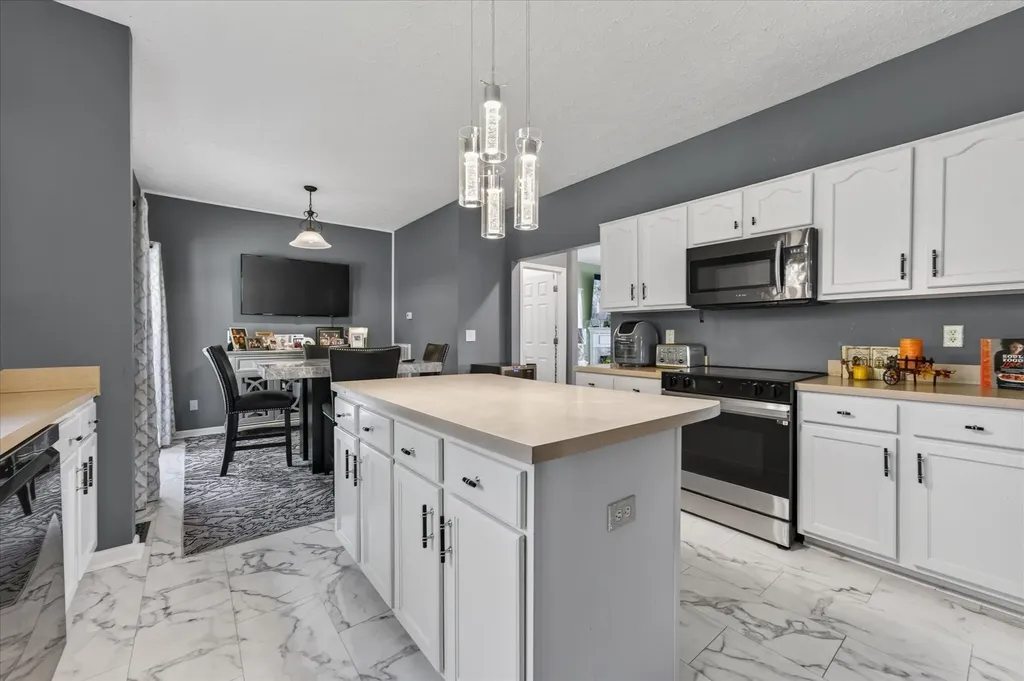 2040 Harvest Lane Nashville TN 37218