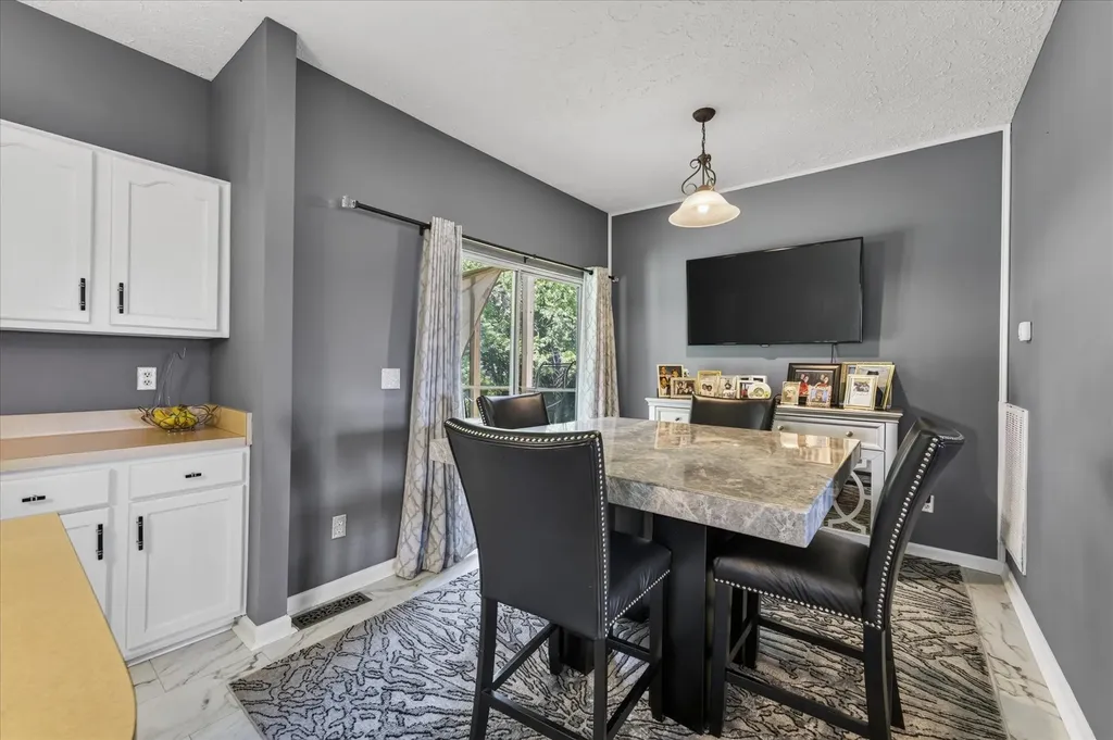 2040 Harvest Lane Nashville TN 37218