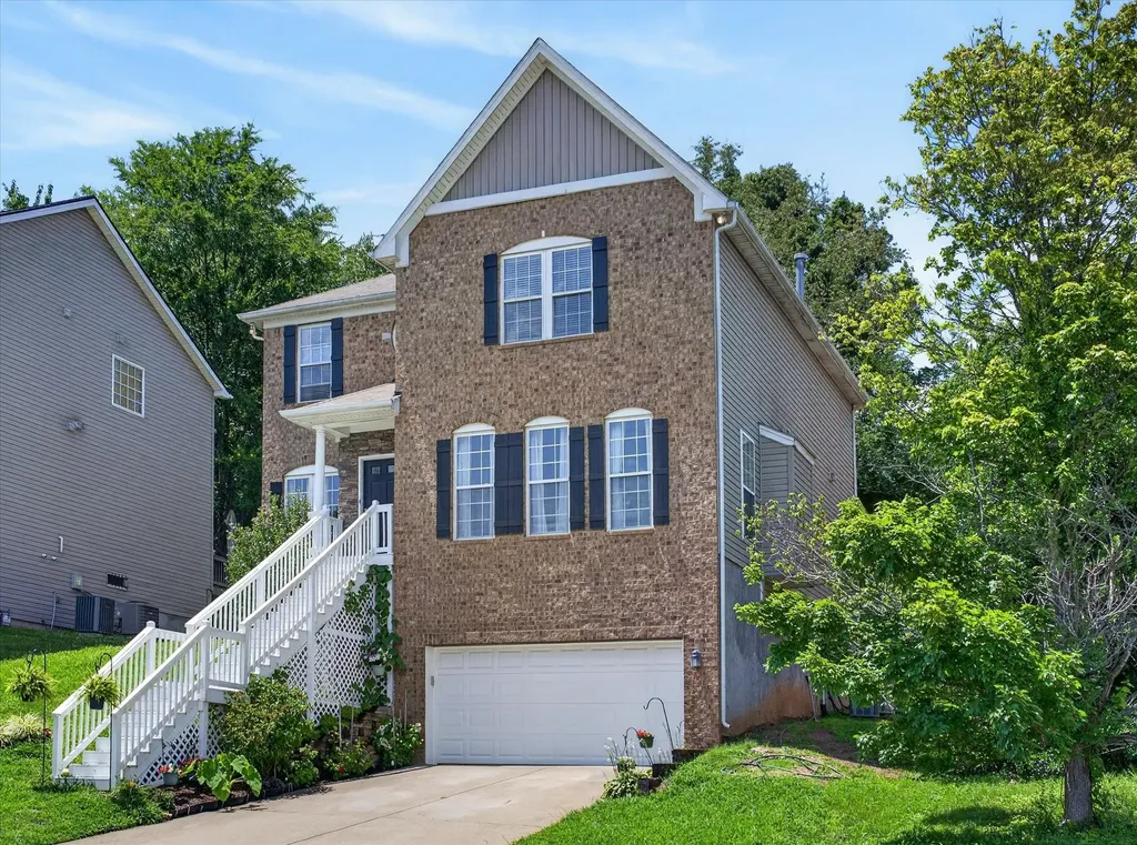 2040 Harvest Lane Nashville TN 37218