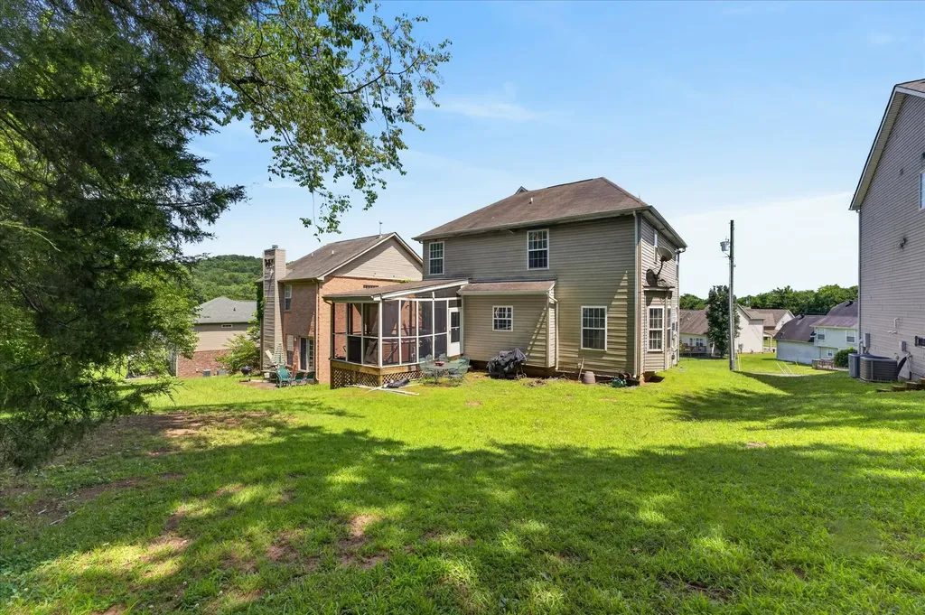 2040 Harvest Lane Nashville TN 37218