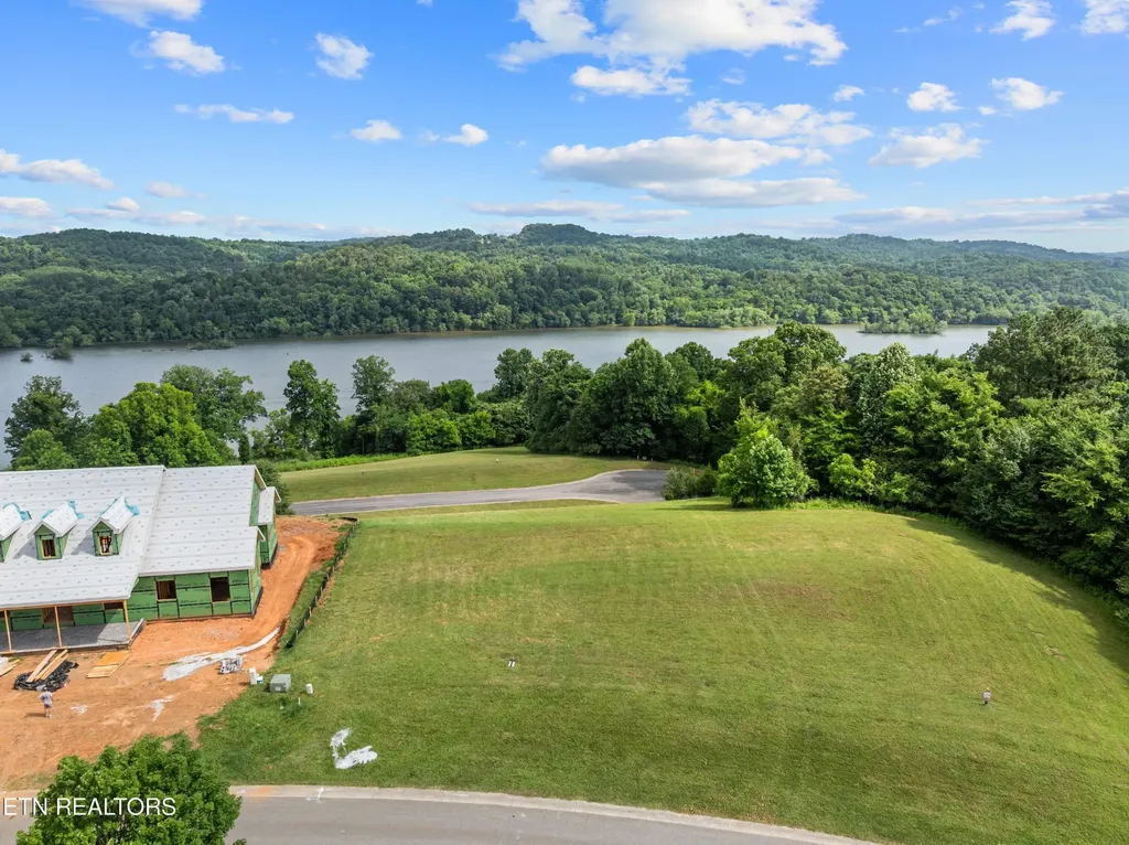 2619 Persimmon Ridge Loudon TN 37774