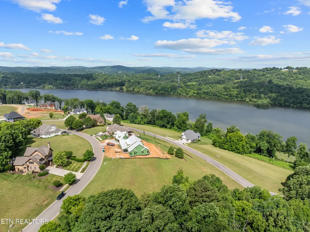 2619 Persimmon Ridge Loudon TN 37774