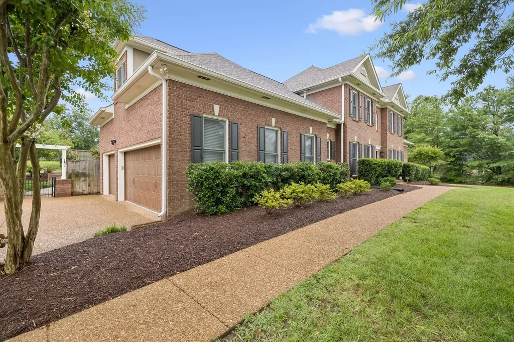 8203 Alamo Road Brentwood TN 37027