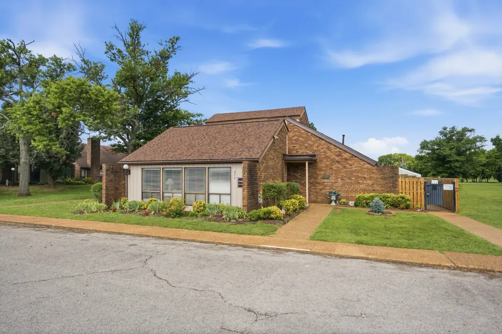 840 Old Coach Court Hermitage TN 37076