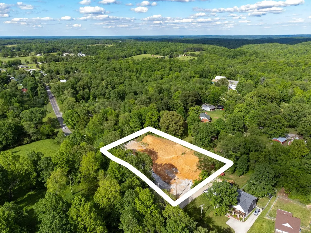 1220 Taylor Town Road White Bluff TN 37187