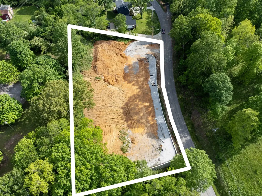 1220 Taylor Town Road White Bluff TN 37187