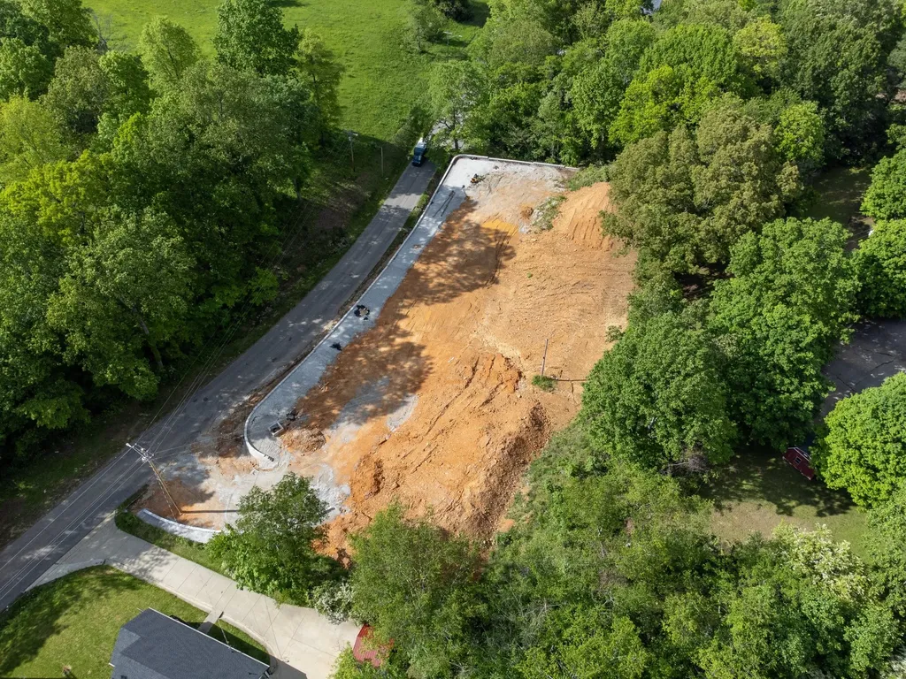 1220 Taylor Town Road White Bluff TN 37187
