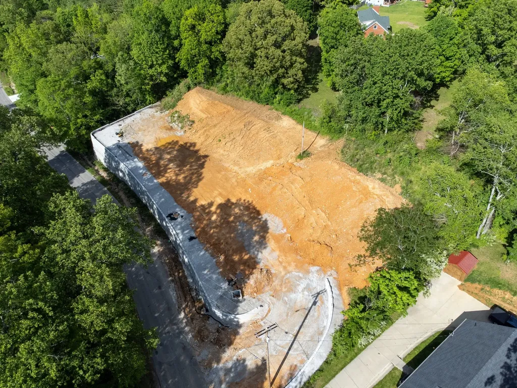 1220 Taylor Town Road White Bluff TN 37187