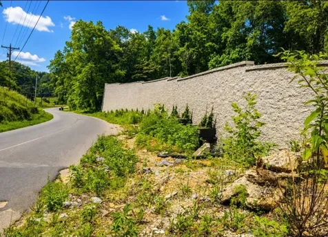 1220 Taylor Town Road White Bluff TN 37187