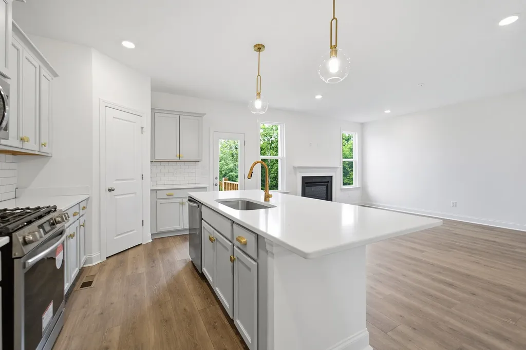 351 Van Conder Place Hendersonville TN 37075