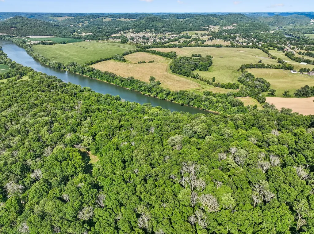 180 Lock Seven Lane Carthage TN 37030
