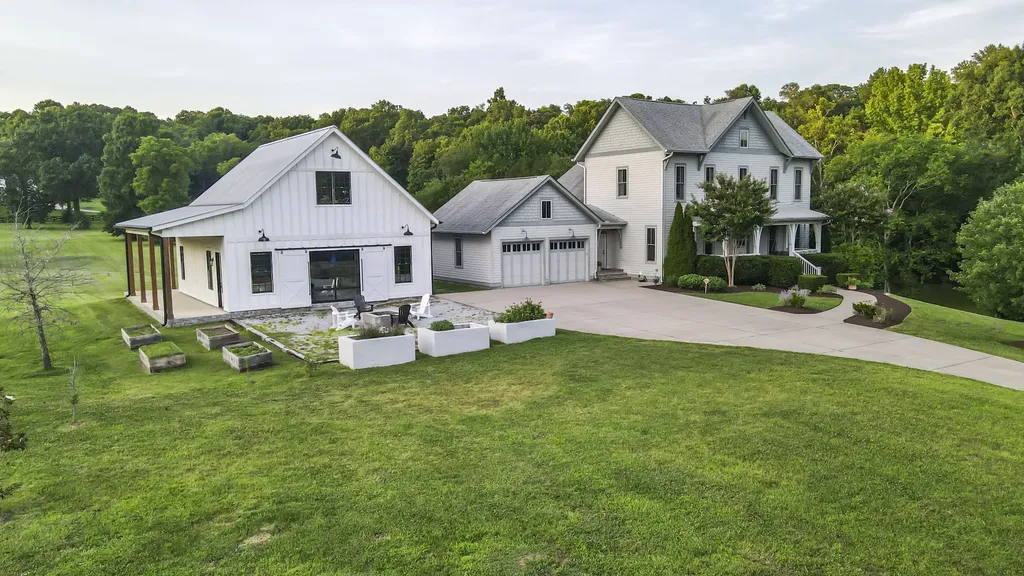 6502 Peytonsville Arno Road College Grove TN 37046