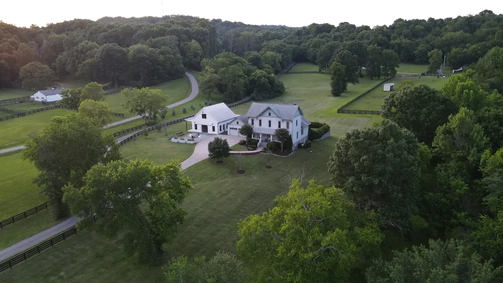 6502 Peytonsville Arno Road College Grove TN 37046