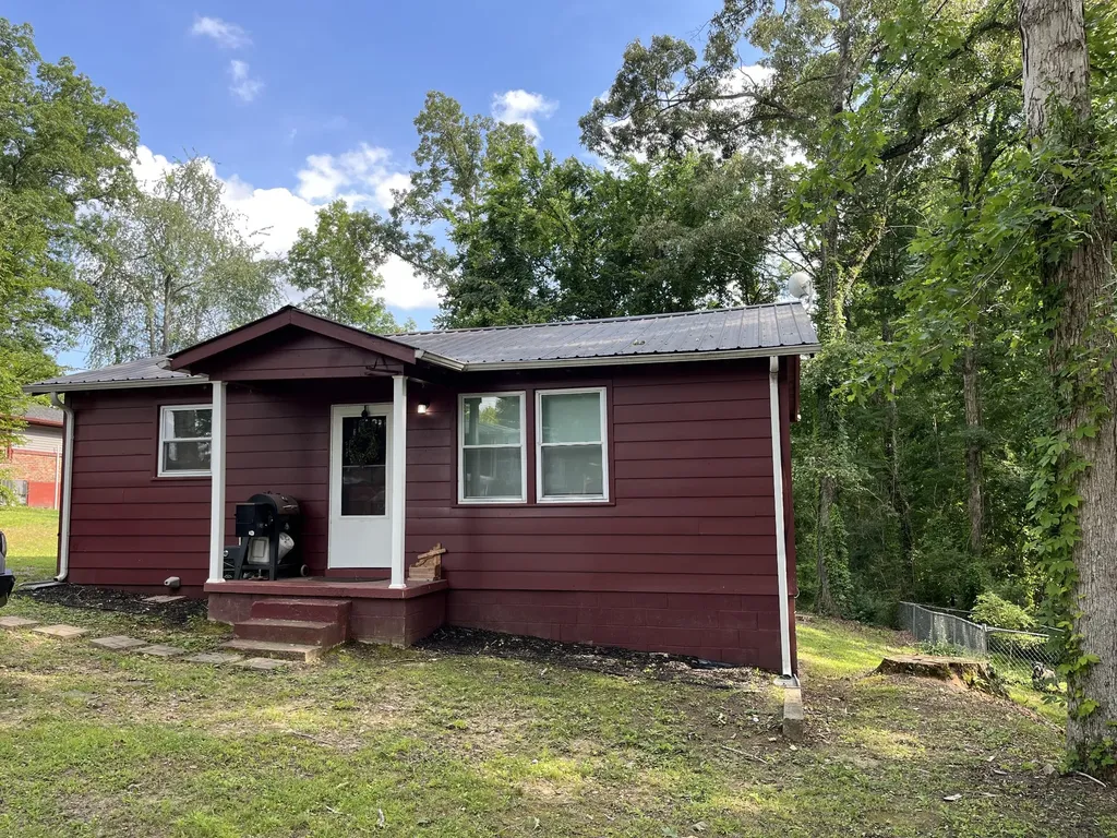 2103 Hillwood Drive Centerville TN 37033