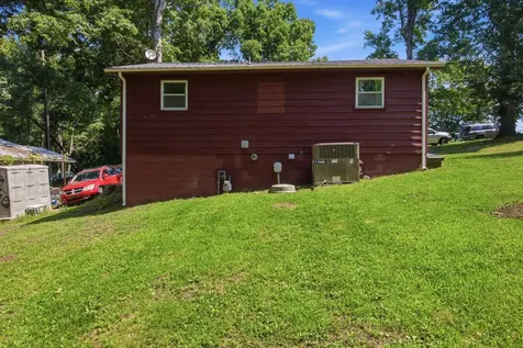 2103 Hillwood Drive Centerville TN 37033