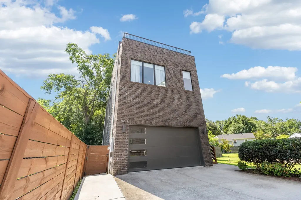 2702B Bronte Avenue Nashville TN 37216
