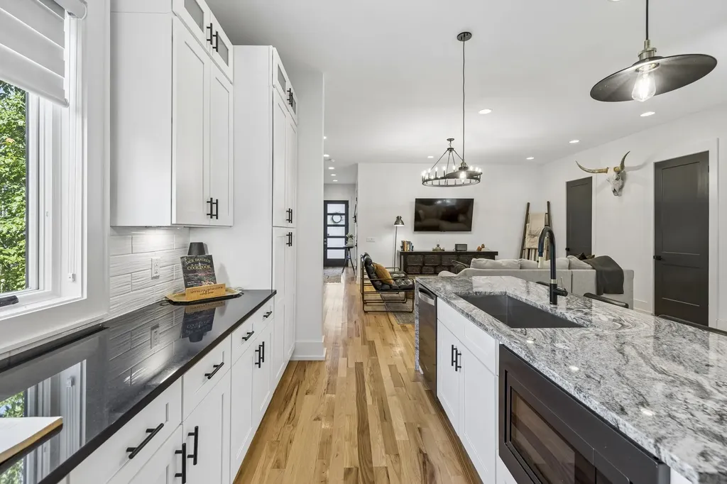 2702B Bronte Avenue Nashville TN 37216