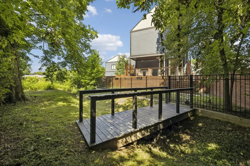 2702B Bronte Avenue Nashville TN 37216