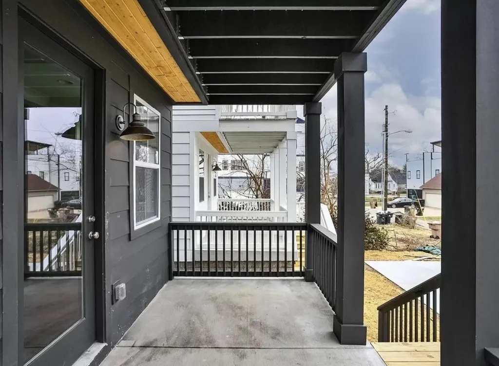 1507B 10th Ave, N Nashville TN 37208