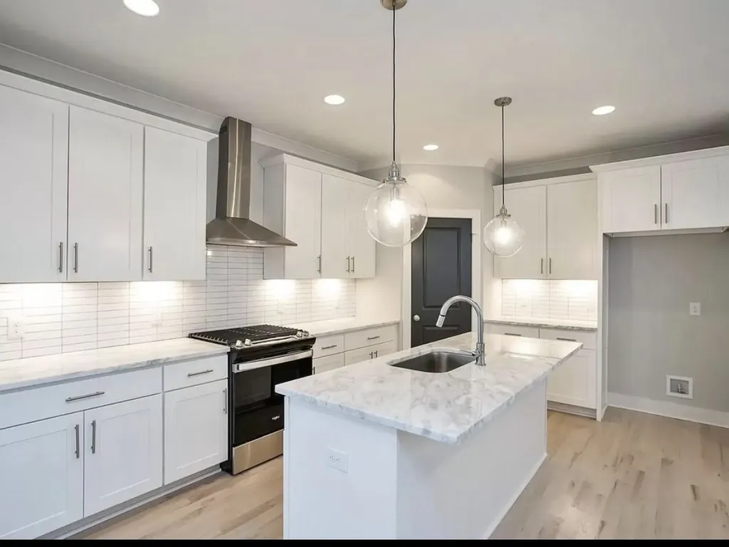 1507B 10th Ave, N Nashville TN 37208