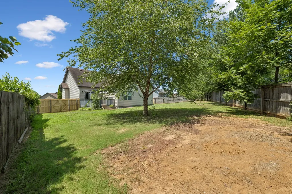 2317 Spike Court Clarksville TN 37040