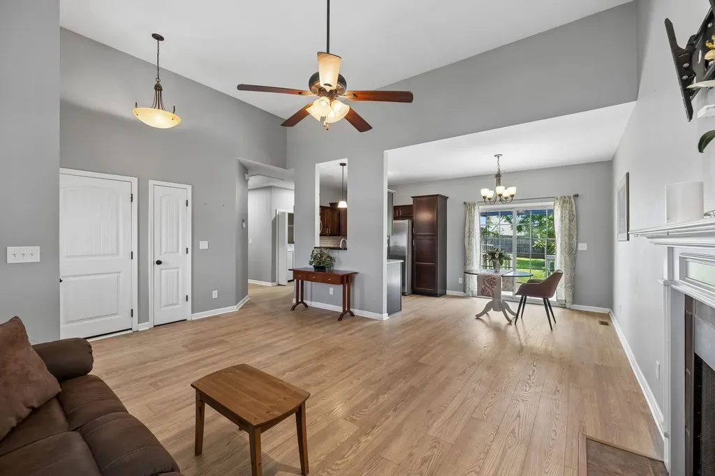 2317 Spike Court Clarksville TN 37040