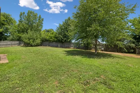 2317 Spike Court Clarksville TN 37040