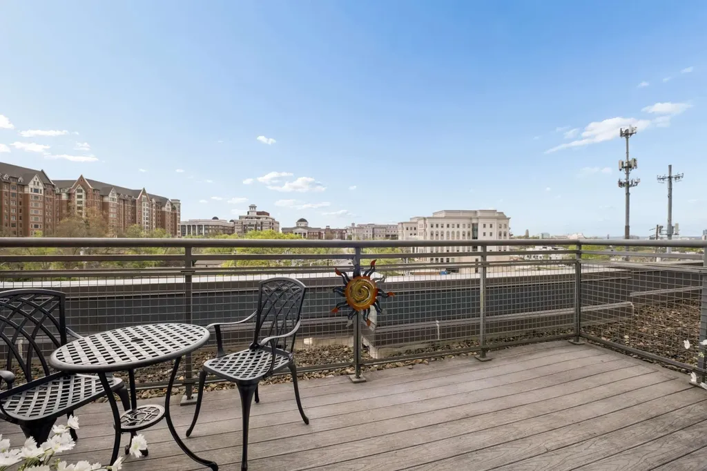 1900 12th Ave, S Nashville TN 37203