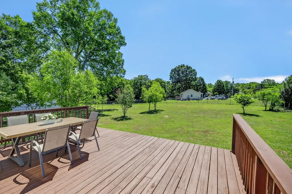 504 Bloomfield Court La Vergne TN 37086