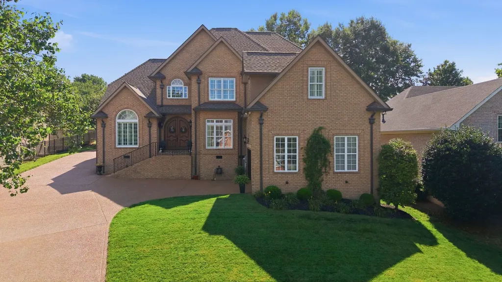 113 N Country Club Drive Hendersonville TN 37075