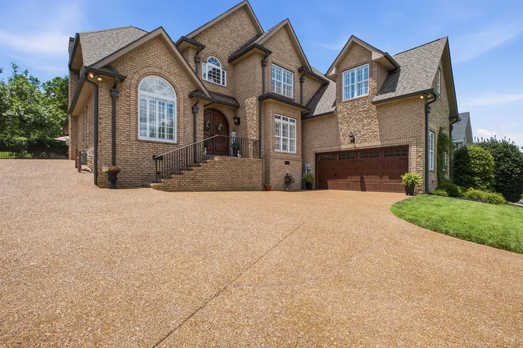 113 N Country Club Drive Hendersonville TN 37075
