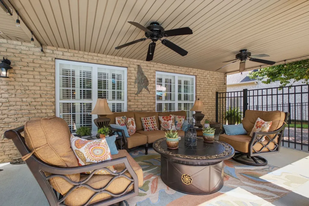 113 N Country Club Drive Hendersonville TN 37075