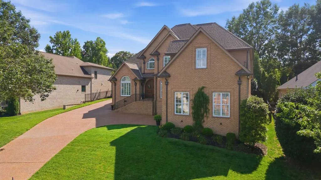 113 N Country Club Drive Hendersonville TN 37075