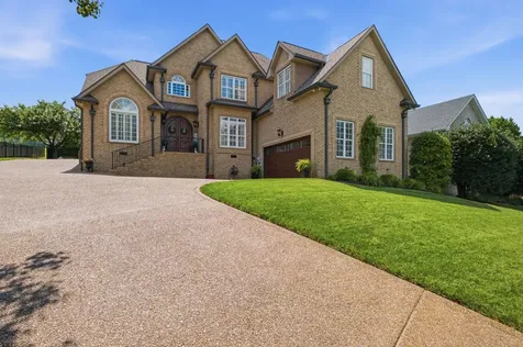 113 N Country Club Drive Hendersonville TN 37075