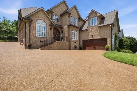 113 N Country Club Drive Hendersonville TN 37075