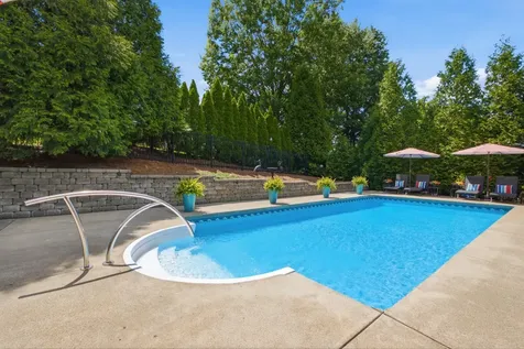 113 N Country Club Drive Hendersonville TN 37075